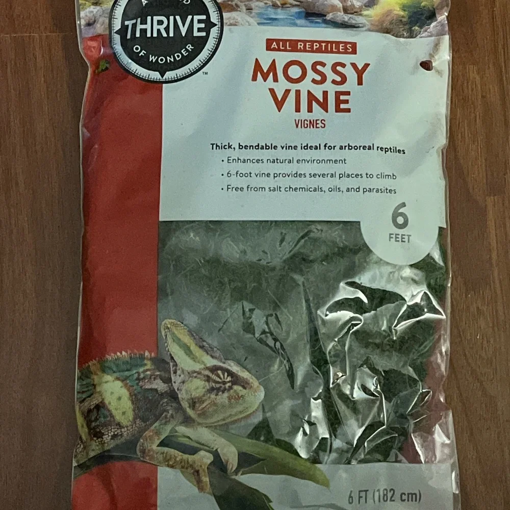 Thrive All Reptiles Mossy Vine - Green